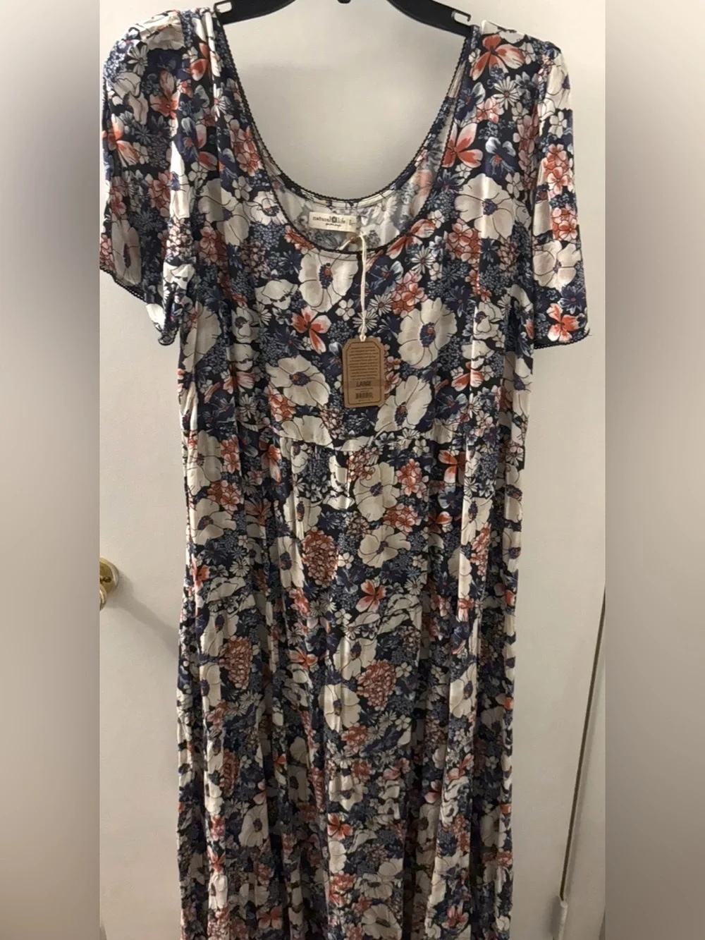 NWT NATURAL LIFE Lucia Navy Floral Scoop-Neck Maxi with Coral Accents - Picture 3 of 5